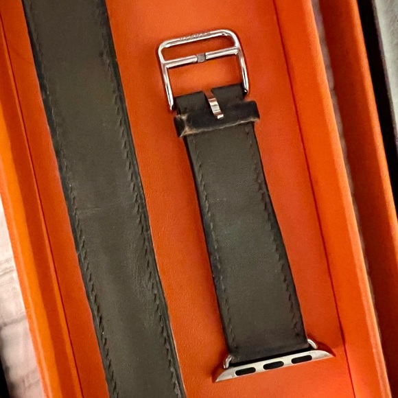 Authentic HERMÈS Apple Watch Etoupe Double Tour Band - Picture 3 of 5